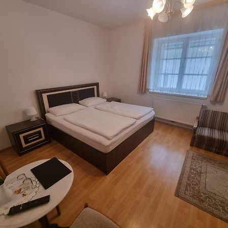 Pension Weisses Lamm Melk Exterior foto