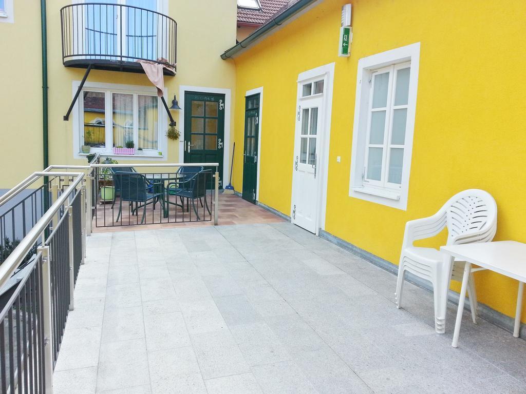 Pension Weisses Lamm Melk Exterior foto