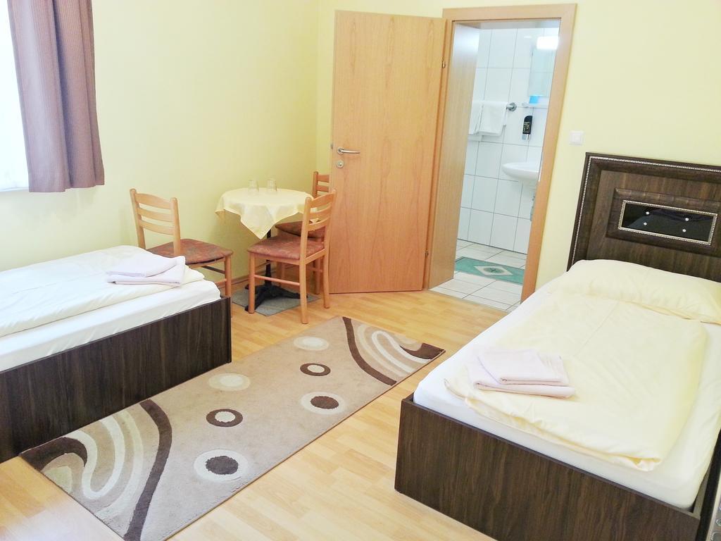 Pension Weisses Lamm Melk Habitación foto